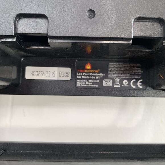 Nintendo Wii Guitar Hero Controller Gibson Les Paul RedOctane 95125.805 W/ Strap - Picture 9 of 9